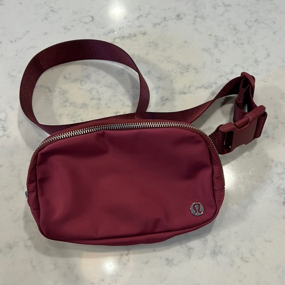 lululemon athletica Bags Nwot Lululemon Everywhere Belt Bag In